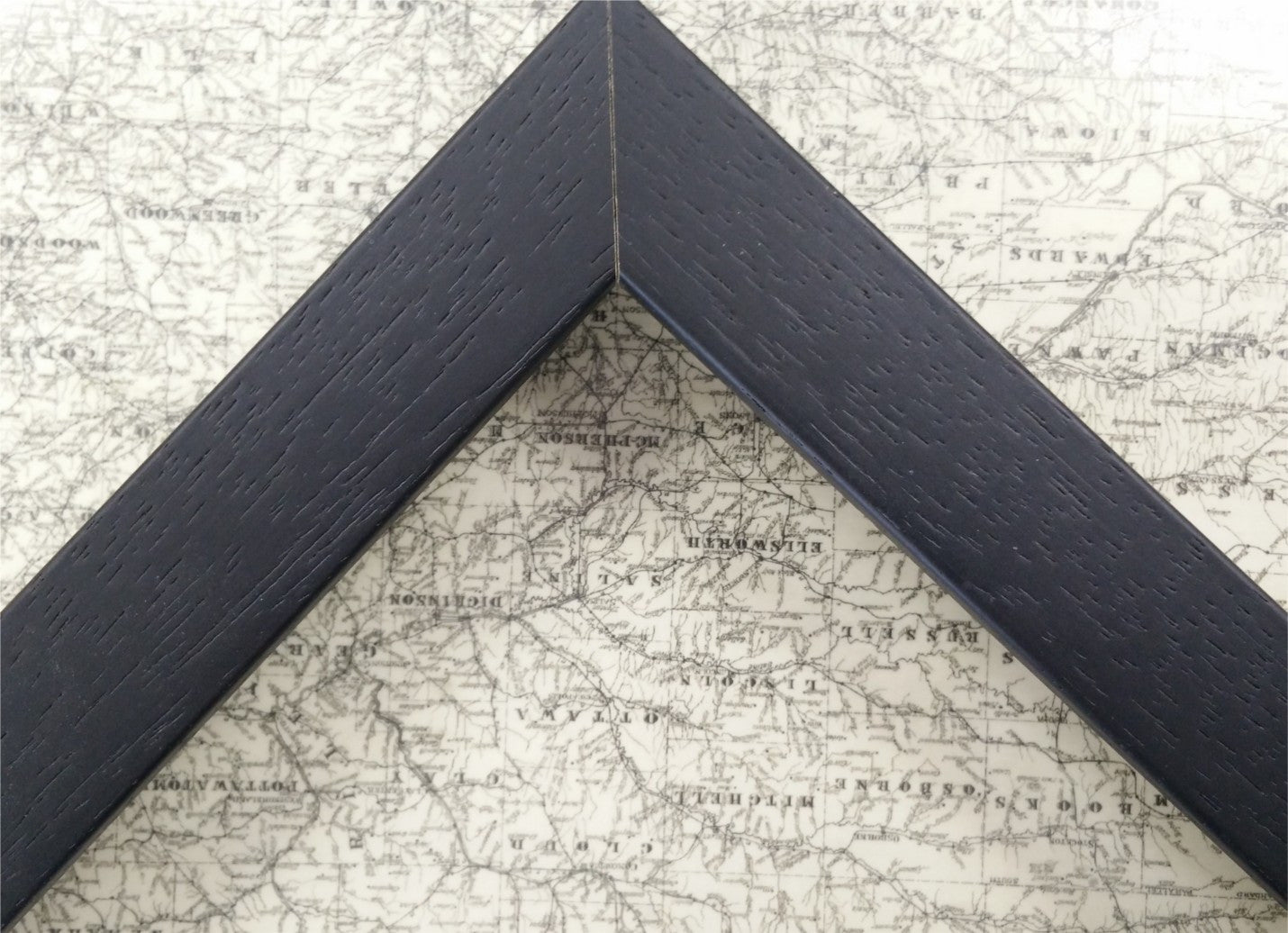 Black Map Frame (auto)